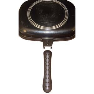 Black Double-Sided Non-Stick Grill Fry Pan Flip 'n' Cook Magnetic Seal